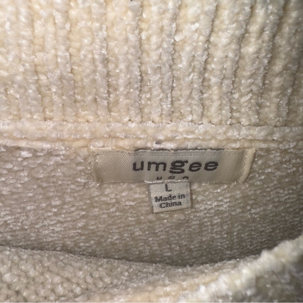 Umgee Off-the-Shoulder Cream Sweater - Picture 4 of 14